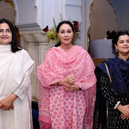 Smt. Shruti Choudhry with Women Leaders
